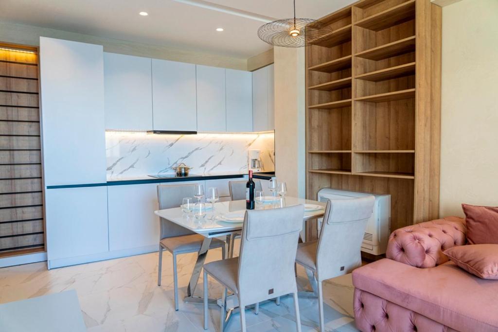 Deluxe Apartment-Swimming Pool Саранда Экстерьер фото